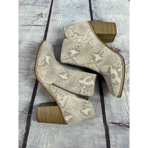 BC Born in California snale print leather ankle boots sz 7 light beige tan - Picture 6 of 7